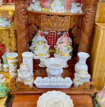Ban thờ cơ bản đủ lộc mệnh kim