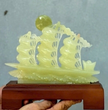 Thuyền bát nhã bằng đá nguyên khối