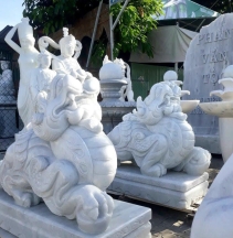 Tỳ hưu đá nguyên khối