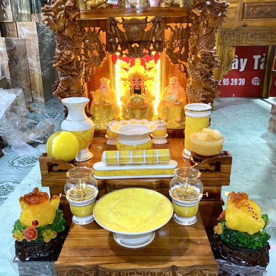 Bàn thần tài mệnh kim mẫu số 1