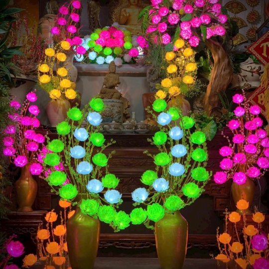 Đèn thờ hoa sen 