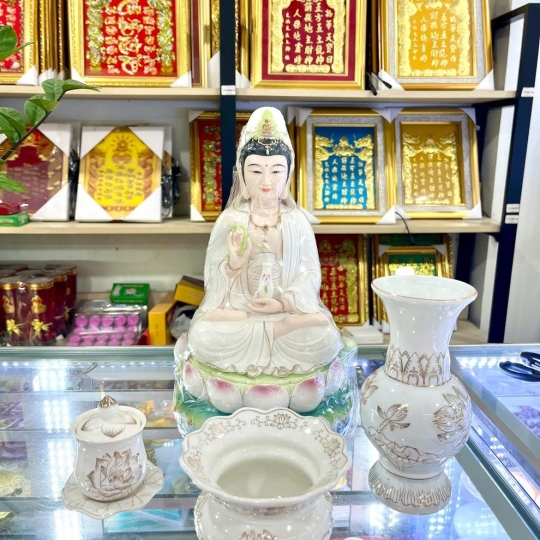 Mẹ quan thế âm 