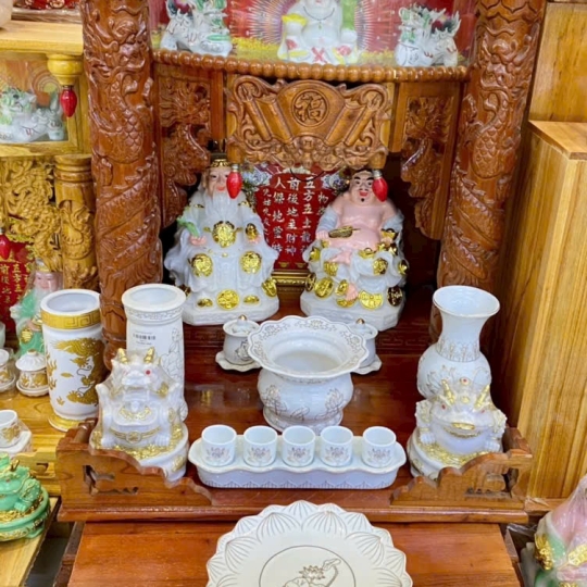 Ban thờ cơ bản đủ lộc mệnh kim