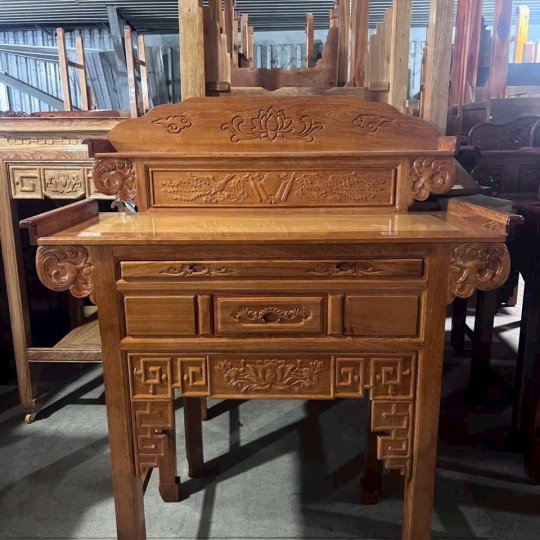 Bàn thờ đúng