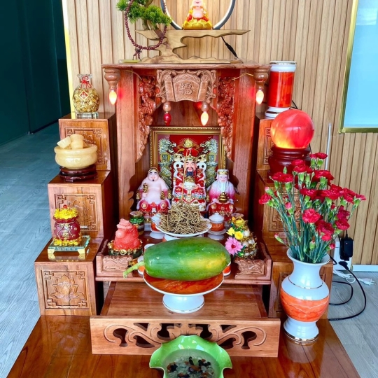 Ban thờ thần tài cho mệnh thổ 