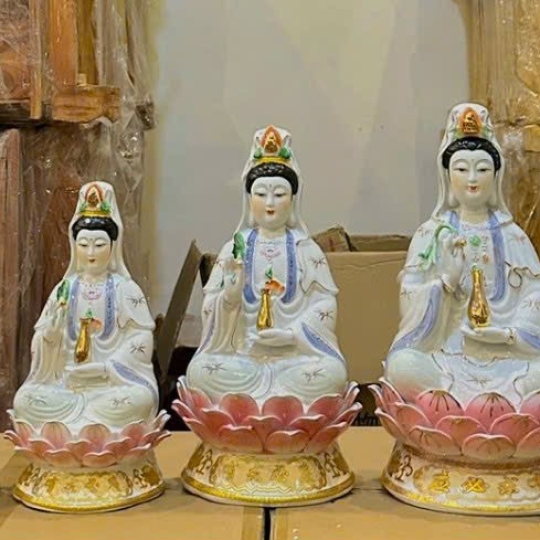 Quan âm hồng liền 