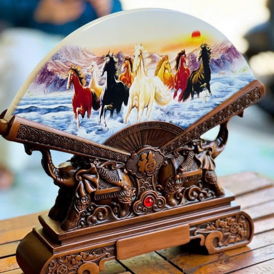Quạt tài lộc đá 