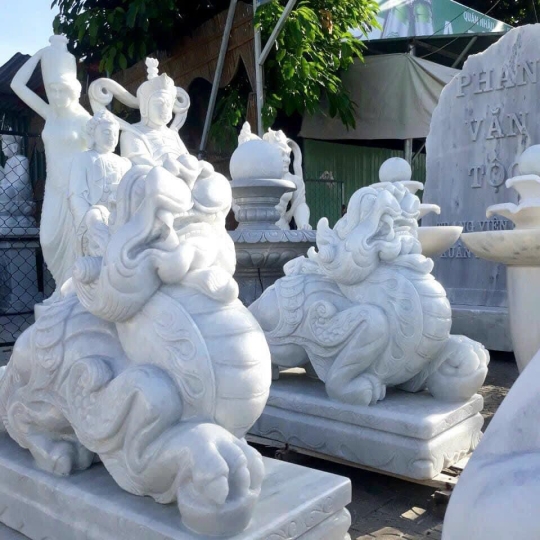 Tỳ hưu đá nguyên khối