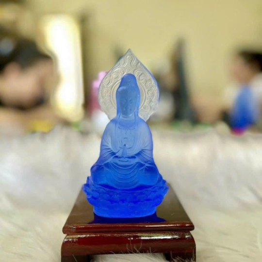 Mẹ quan âm lưu ly để xe 