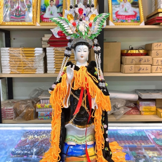Áo - Mão mẹ Địa mẫu 