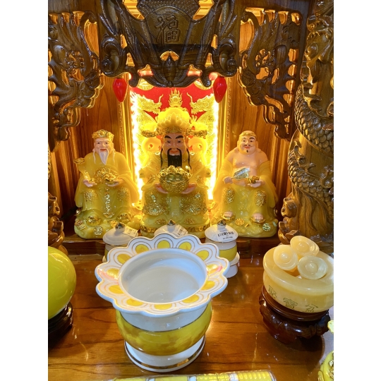 Bàn thần tài mệnh kim mẫu số 1