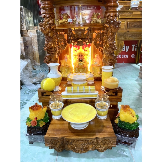 Bàn thần tài mệnh kim mẫu số 1