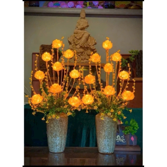 Đèn thờ hoa sen 
