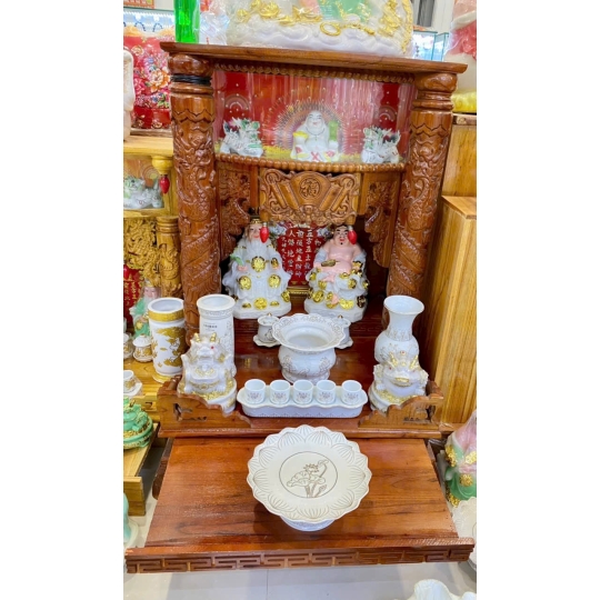 Ban thờ cơ bản đủ lộc mệnh kim