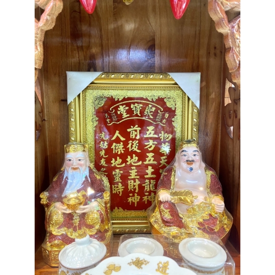 Ban thờ thần tài thổ địa mệnh Hoả