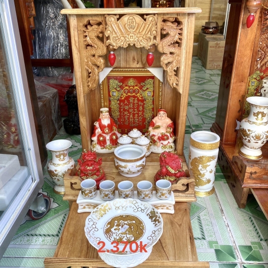 Ban thờ thần tài thổ địa mệnh Hoả