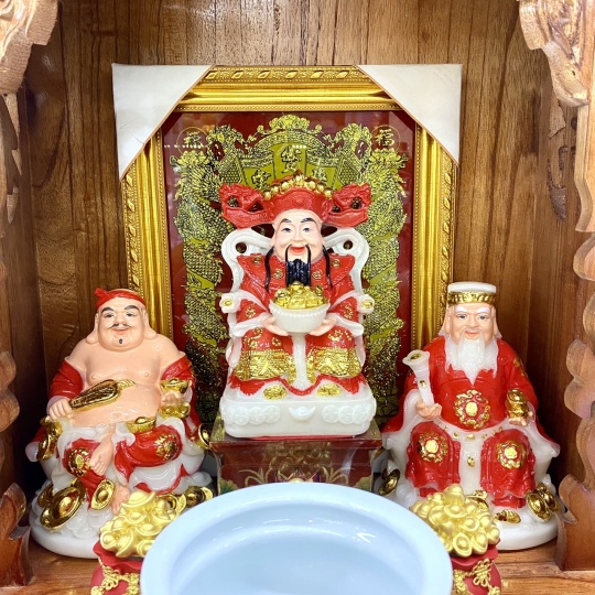 Ban thờ thần tài thổ địa mệnh Hoả