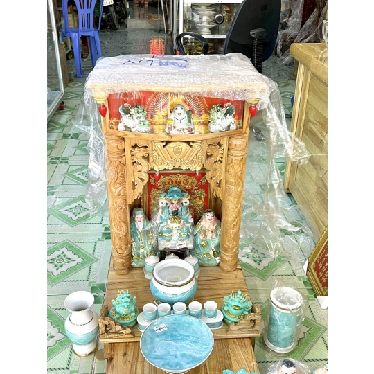 Ban thờ thần tài thổ địa mệnh mộc