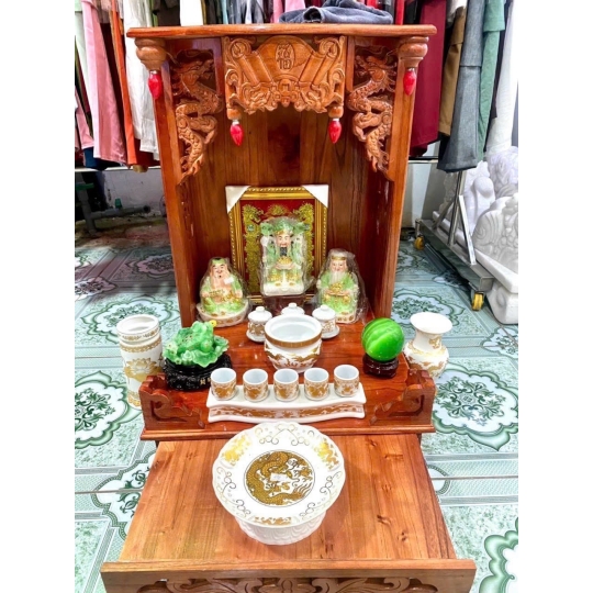 Ban thờ thần tài thổ địa mệnh mộc
