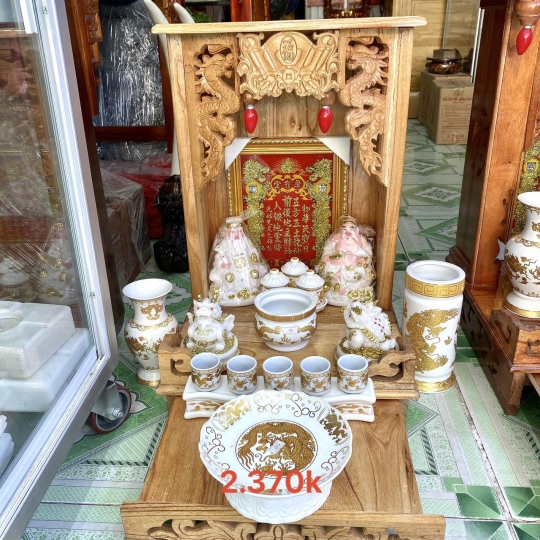 Ban thờ thần tài thổ địa mệnh Kim 