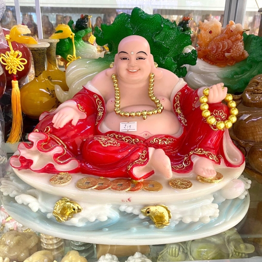 Di Lạc đá mây 
