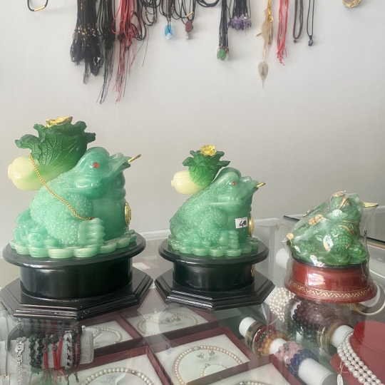 Bắp cải cõng cóc tài lộc