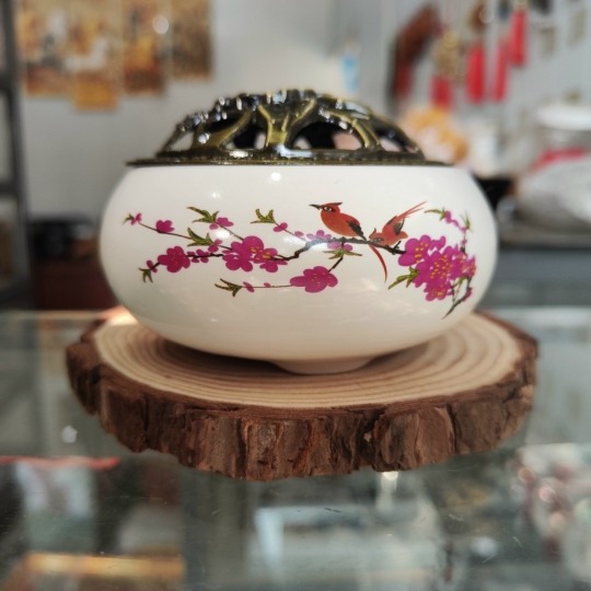 Lư xông trầm sứ 
