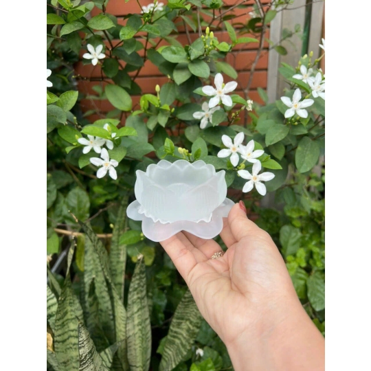 Đế nến hoa sen ngồi thiền 