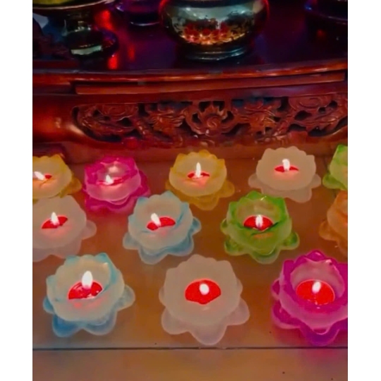Đế nến hoa sen ngồi thiền 